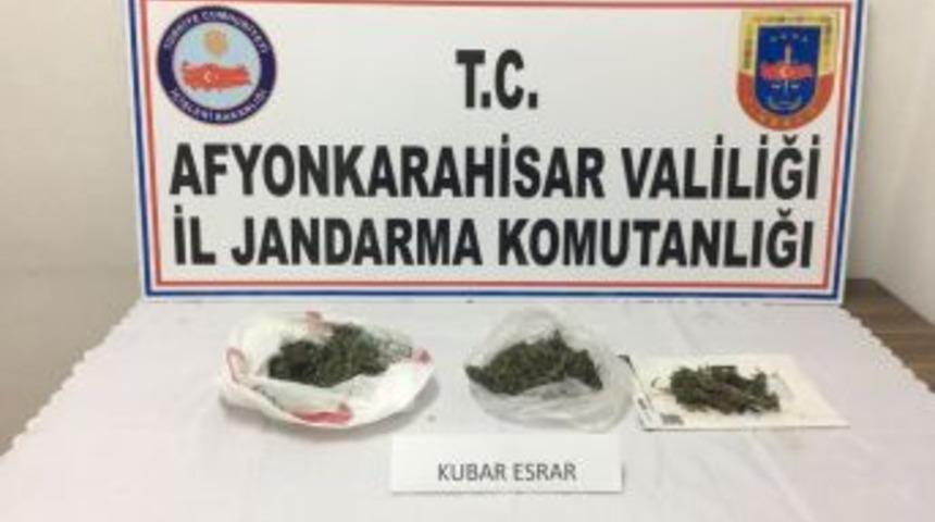 Jandarma 256 Gram Esrar Maddesi Ele Ge&ccedil;irdi
