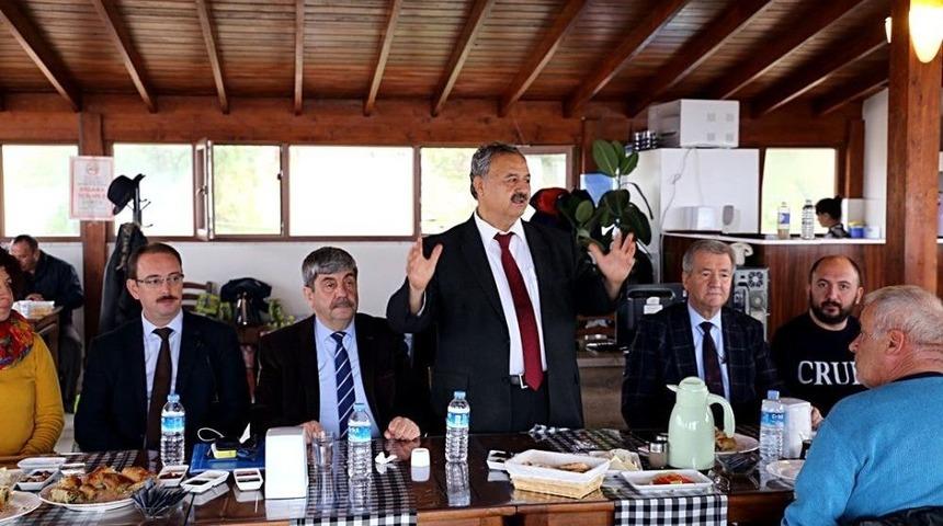 Başkan Uysal, Gazetecilerle Kahvaltıda Bir Araya Geldi