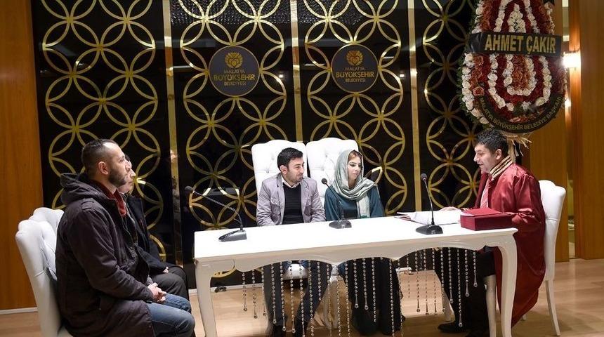 Malatya&rsquo;da Bir Yılda 3 Bin 357 &Ccedil;ift Evlendi