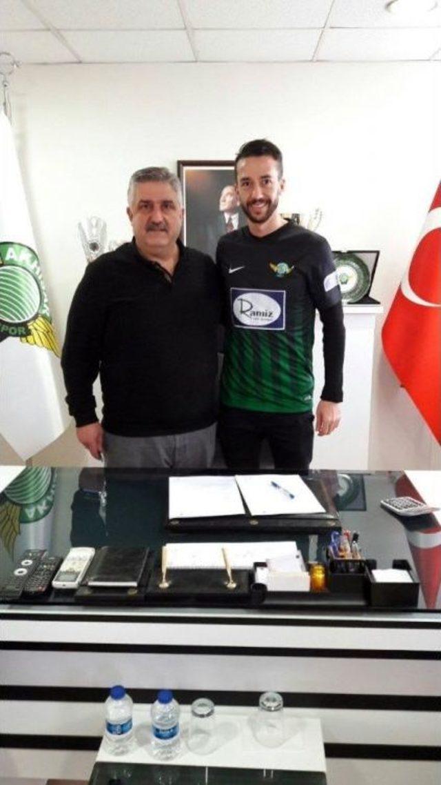 Bilal Kısa, T.m. Akhisarspor İle Anlaştı