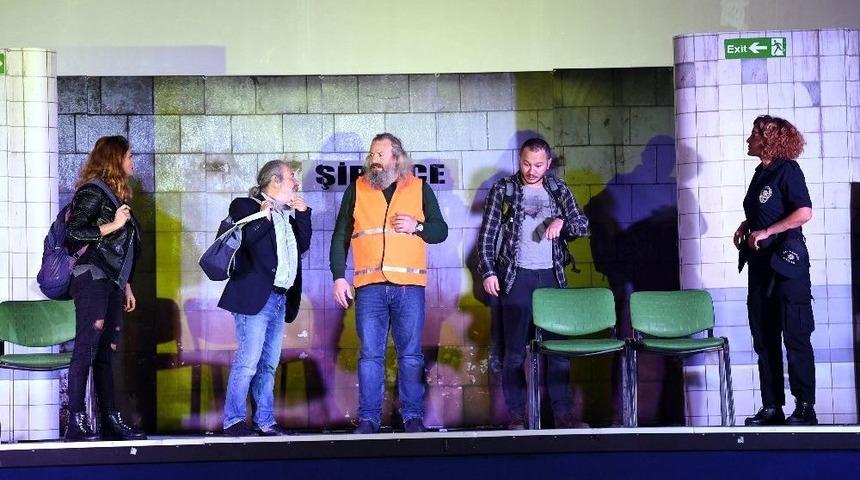 Metro Canavarı B&uuml;y&uuml;k Beğeni Topladı