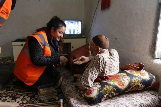 Şefkat Timi Yaşlıları Unutmadı