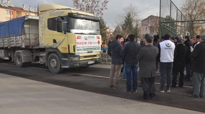 Hayrat İnsani Yardım Derneği, Suriye&rsquo;ye Yardım Tırı Yolladı