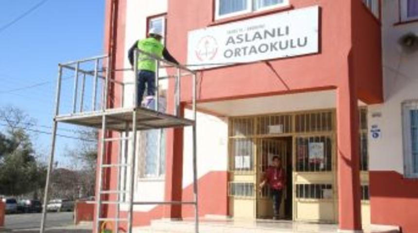 Erdemli Belediyesi Eğitim Kurumlarına Desteği S&uuml;rd&uuml;r&uuml;yor