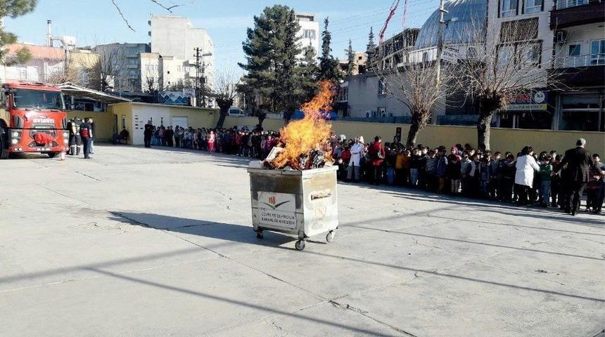 &Ouml;ğrencilere İtfaiye Mesleği Tanıtıldı