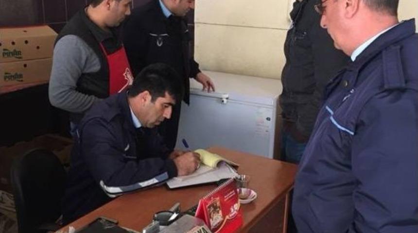Zabıta Ekipleri Hijyen Denetimlerini S&uuml;rd&uuml;r&uuml;yor