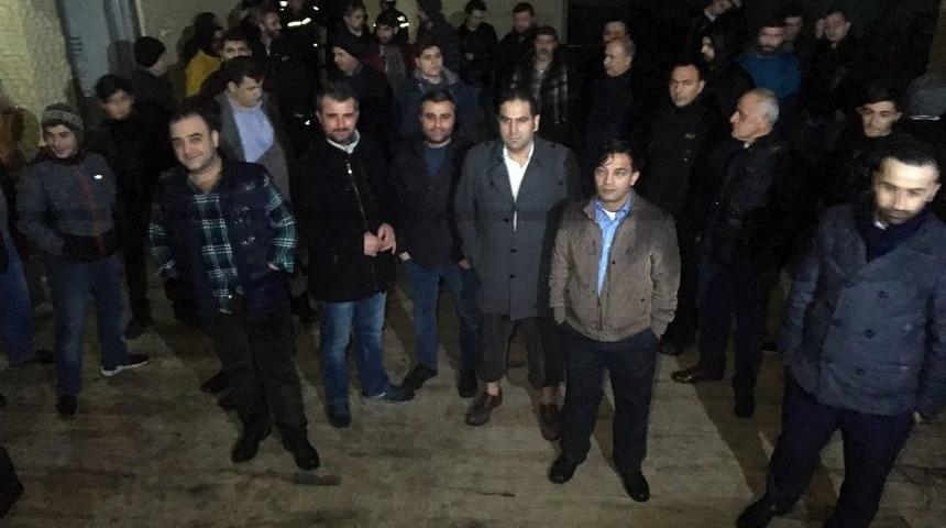 G&uuml;ng&ouml;ren&rsquo;de Trafo Patladı, Vatandaş Sokağa D&ouml;k&uuml;ld&uuml;