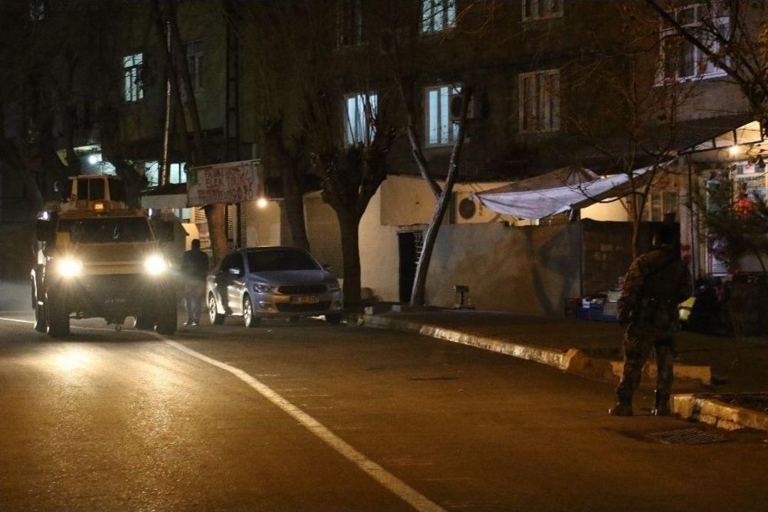 Diyarbakır&rsquo;ın Arka Sokaklarında Hava Destekli Asayiş Uygulaması