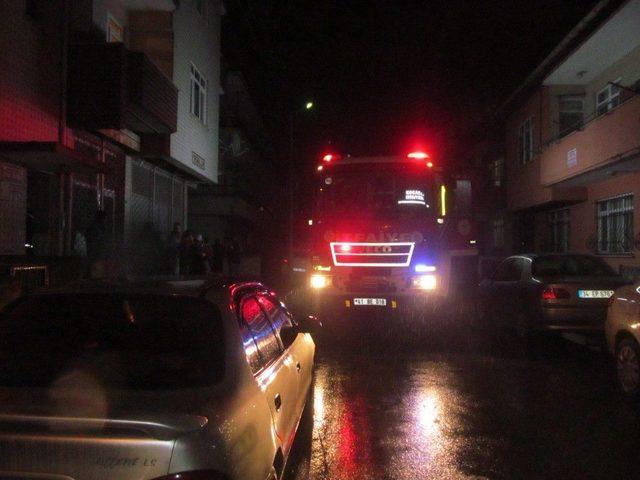 Kocaeli’de Aynı Sokakta Çıkan 4 Farklı Yangın İtfaiye Ve Polisi Alarma Geçirdi