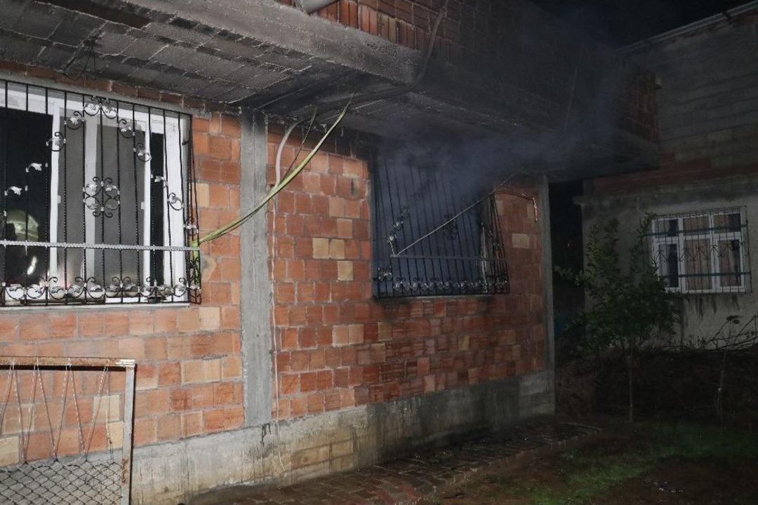 Husumetli Olduğu Kişiler Tarafından Evi Kundaklandı