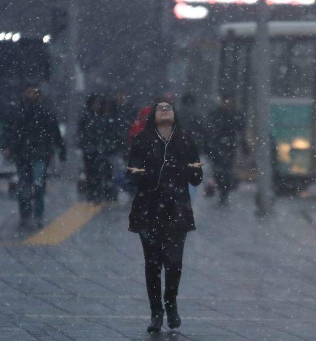 Kayseri’de Beklenen Kar Yağışı Başladı