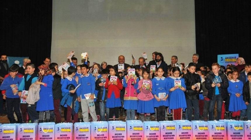 Akşehir Belediyesi&rsquo;nden 55 Bin Liralık Kitap Desteği
