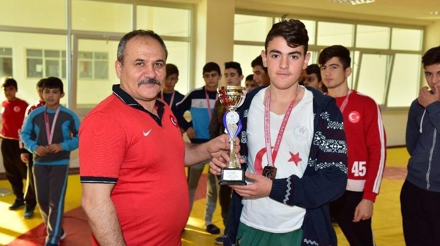 Osmaniye&rsquo;de G&uuml;reş Şampiyonası