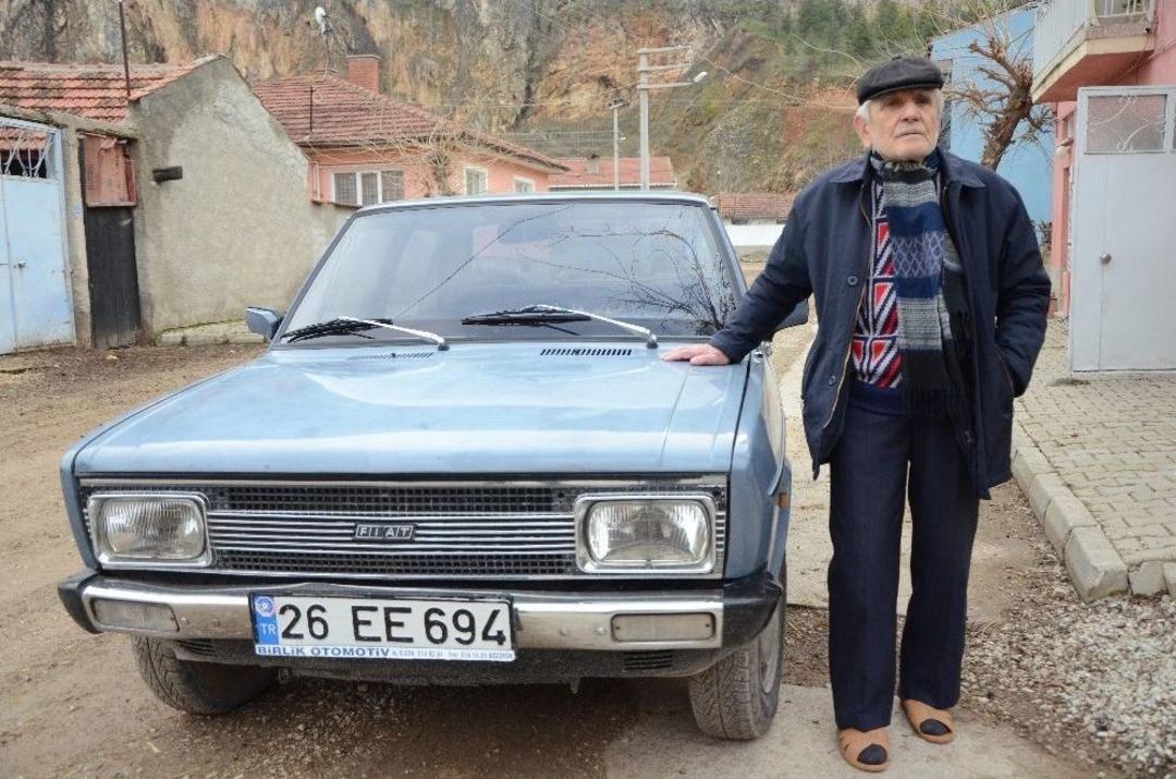 41 Yıllık Yol Arkadaşından Ayrılamıyor