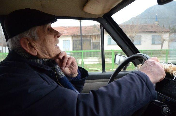 41 Yıllık Yol Arkadaşından Ayrılamıyor G4