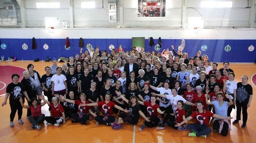 Kanserli &Ccedil;ocuklar Yararına Zumba