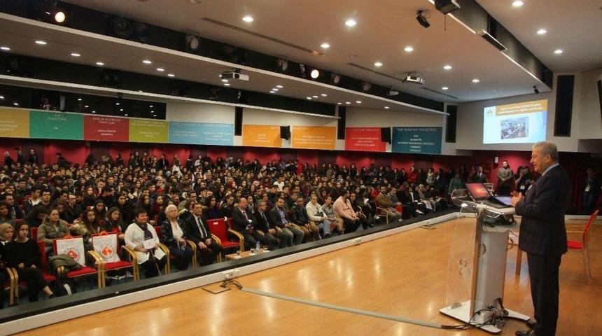 Liseli Gen&ccedil;ler İzmir Ekonomi&rsquo;de Mesleklerini Se&ccedil;ti