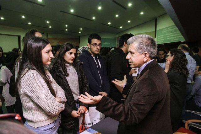 Liseli Gençler İzmir Ekonomi’de Mesleklerini Seçti