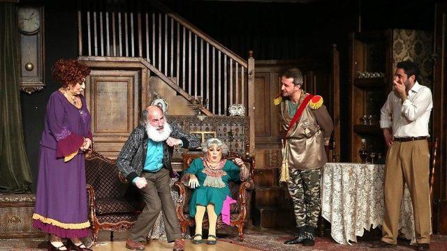 Buca’da Suna Keskin Ve Melek Baykal Rüzgarı