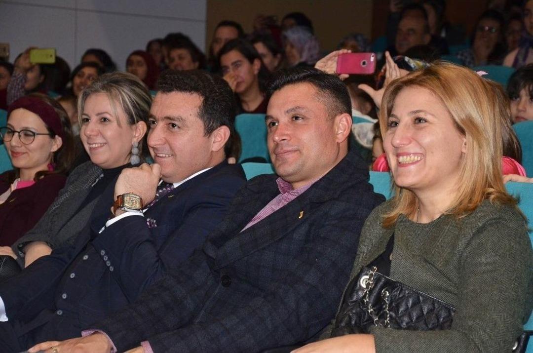 Anaokulu &Ouml;ğrencileri Masallar Diyarında