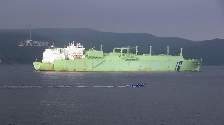 Doğalgaz Tankeri &Ccedil;anakkale Boğazı&rsquo;ndan Ge&ccedil;ti