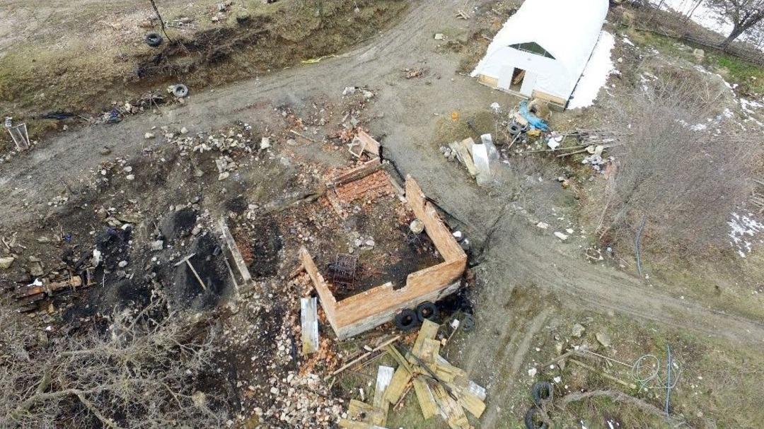 (&ouml;zel) Bir Trakt&ouml;r Odunla, 5 Cesedi Yok Etmeye &Ccedil;alışmışlar