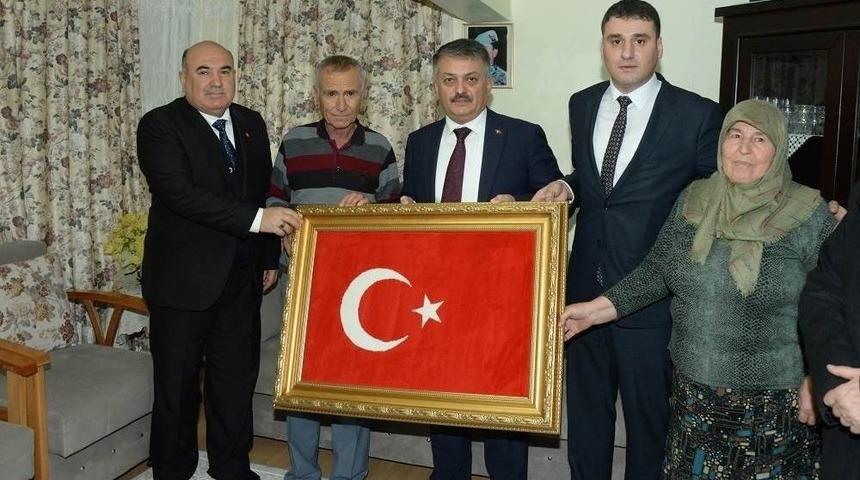 Vali Yazıcı, Şehit Ailelerini Ziyaret Etti