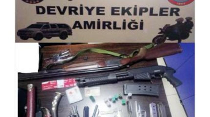 Ş&uuml;phe &Uuml;zerine Durdurulan Ara&ccedil;tan Cephanelik &Ccedil;ıktı