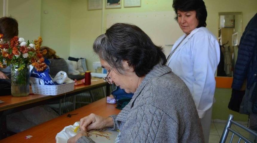 Dikiş Nakış Değil, Terapi