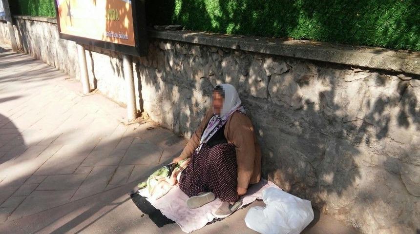 İzmit Belediyesi Zabıta Ekipleri Duygu S&ouml;m&uuml;r&uuml;s&uuml;ne İzin Vermiyor