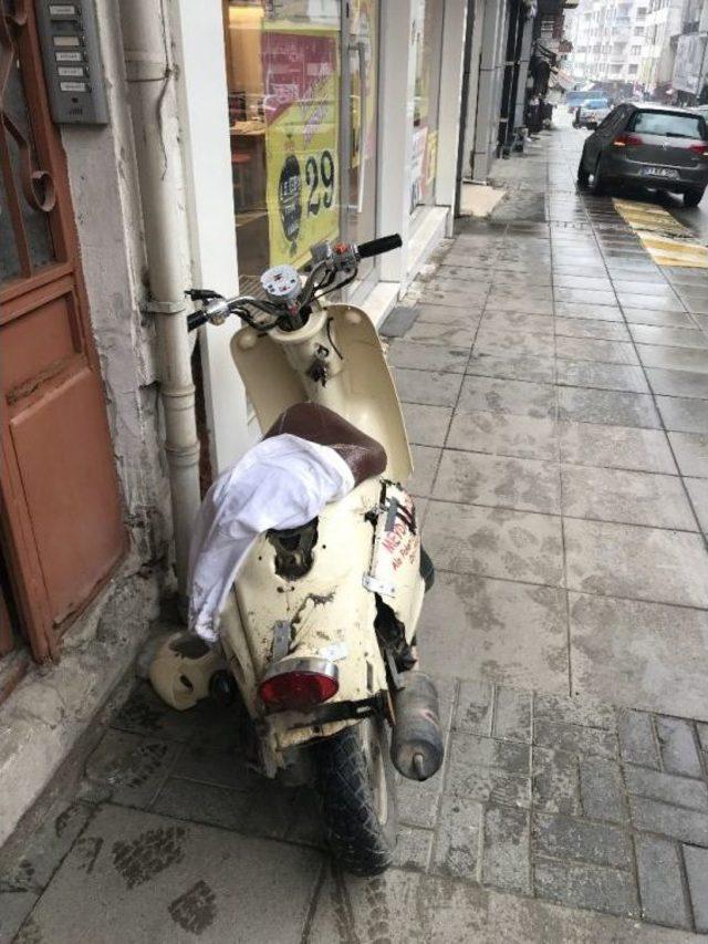 Motosikletten Düşen Engelli Yaralandı