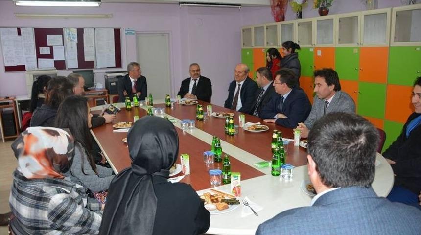 Kaymakam &Ouml;nder&rsquo;den Okul Ziyaretleri