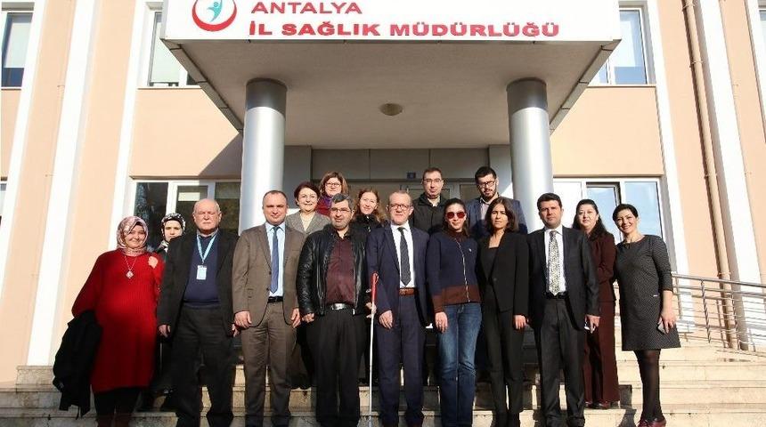 Sağlık M&uuml;d&uuml;r&uuml;, G&ouml;rme Engelli Personelle Buluştu