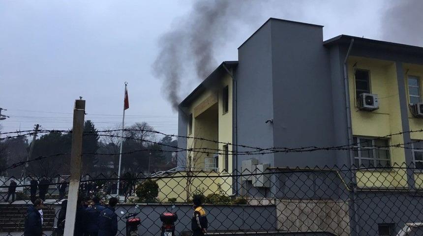 Ptt Dağıtım Ve Toplama Merkezinde &Ccedil;ıkan Yangın S&ouml;nd&uuml;r&uuml;ld&uuml;