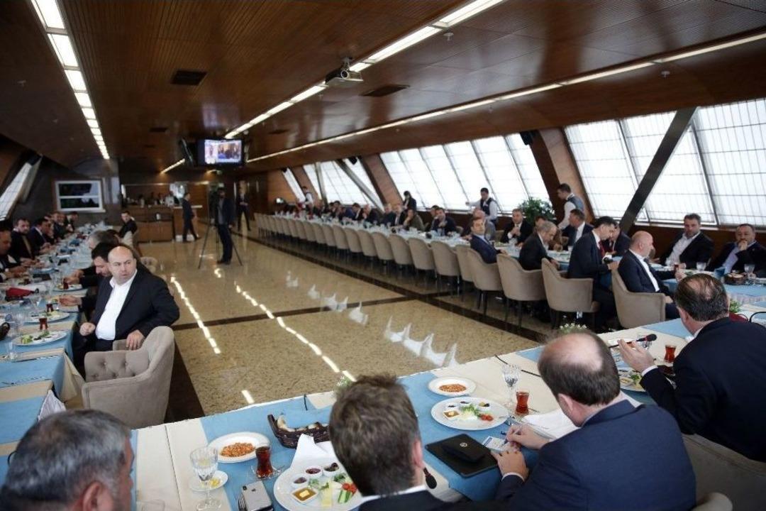 Bakan Osman Aşkın Bak, Tff 2. Ve 3. Lig Kul&uuml;plerinin Başkanlarıyla Bir Araya Geldi