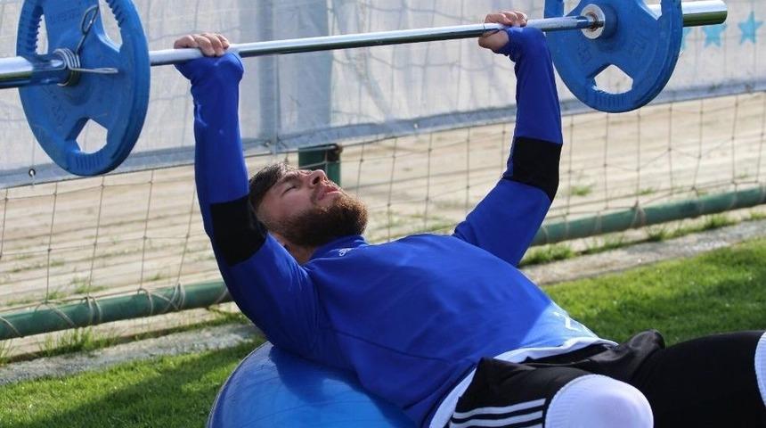 Adem Büyük Takımdan Ayrılacağı Yönündeki İddiaları Yalanladı