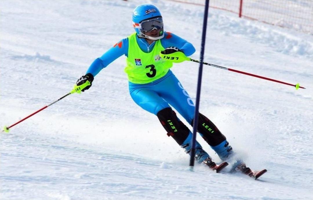 Nemutlu Ailesinden Kızlarının &Ouml;l&uuml;m Yıl D&ouml;n&uuml;m&uuml;nde Duygulandıran Şiir