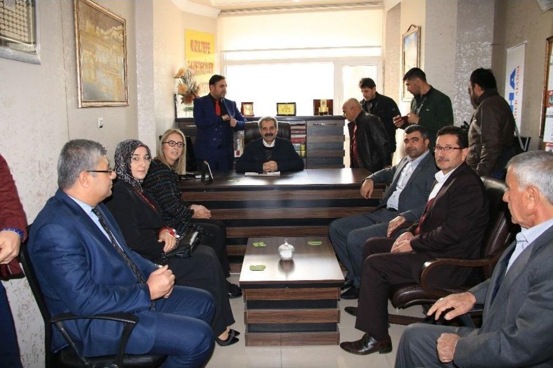 B&ouml;l&uuml;nmez, Gazetecilerle Bir Araya Geldi