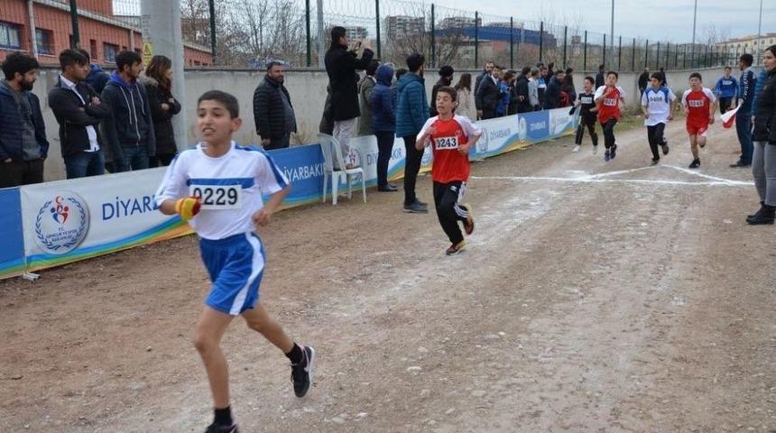 Diyarbakır&rsquo;da Atletizm M&uuml;sabakaları Sona Erdi