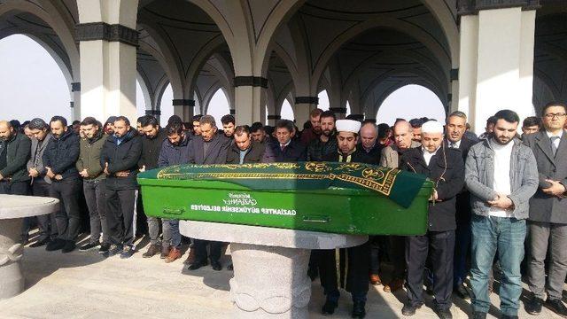 Halı Sahada Ölen Öğretmen Gözyaşlarıyla Uğurlandı