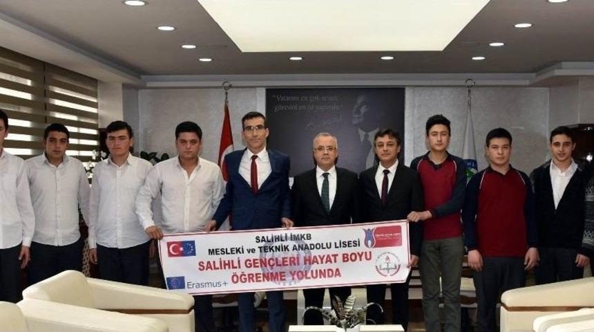 Salihlili &Ouml;ğrenciler Macaristan&rsquo;a Gidiyor