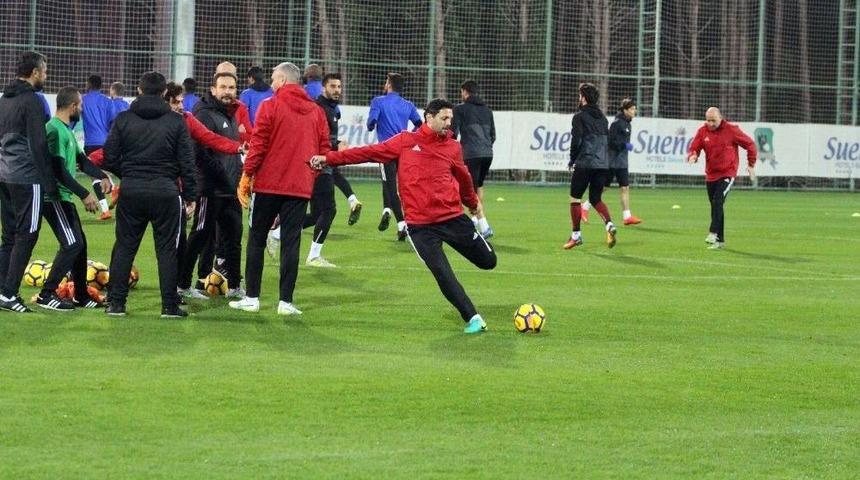 Hamit Altıntop, E.y. Malatyaspor&rsquo;da Oynamaya Sıcak Bakıyor