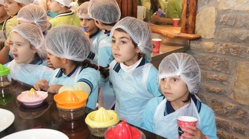 Minik Öğrenciler Mutfakta Hünerlerini Sergiledi