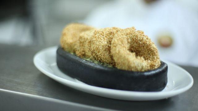 Pazı yatağında levrek simit nasıl yapılır?