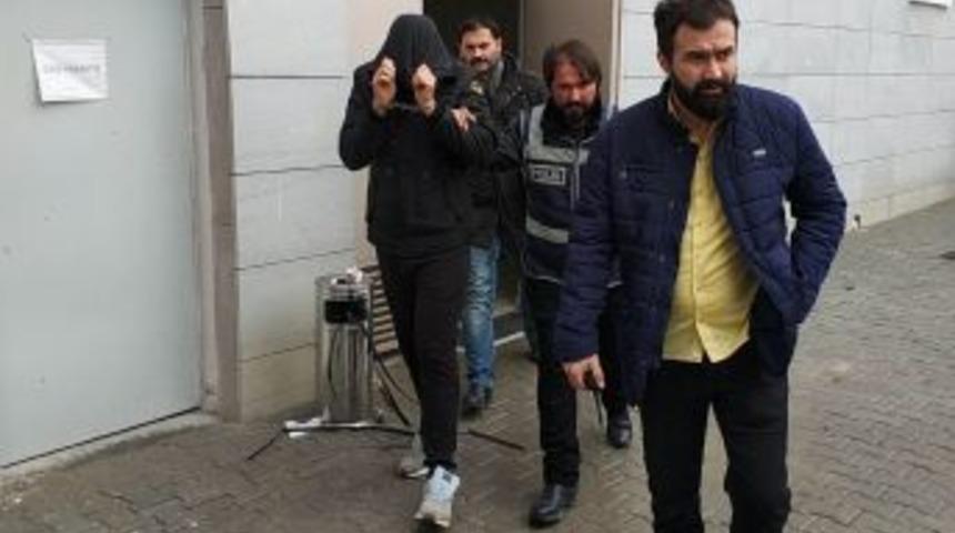 Gezmek İ&ccedil;in D&uuml;z Kontak Yapıp 3 Ara&ccedil; &Ccedil;aldılar