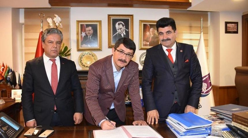 Şehzadeler&rsquo;de Belediye Binaları Eğitim Merkezi Oluyor