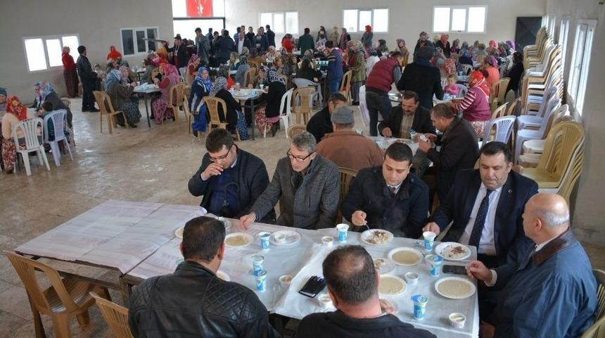 Suya Kavuşan Mahalle Halkı Hayır Yemeği D&uuml;zenledi