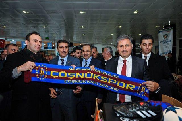 Malatya’da 86 Amatör Spor Kulübüne 300 Bin Liralık Malzeme Yardımı