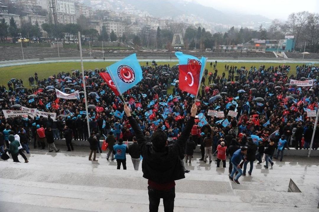 5 Bin Metal İş&ccedil;isi Meydanlara İndi