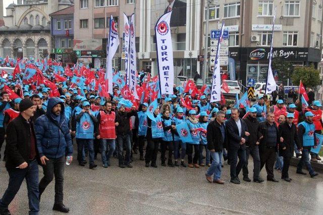 Metal İşçileri Mess’i Protesto Yürüyüşü Yaptı